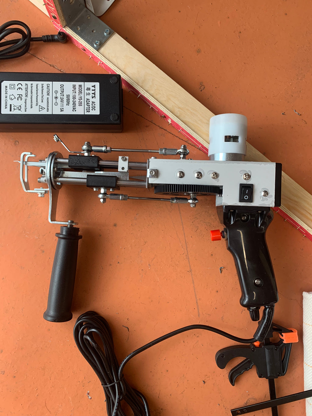 Tufting Gun Starter Kit Including: Tufting Machine AK, Clamps, Fabric & Yarn