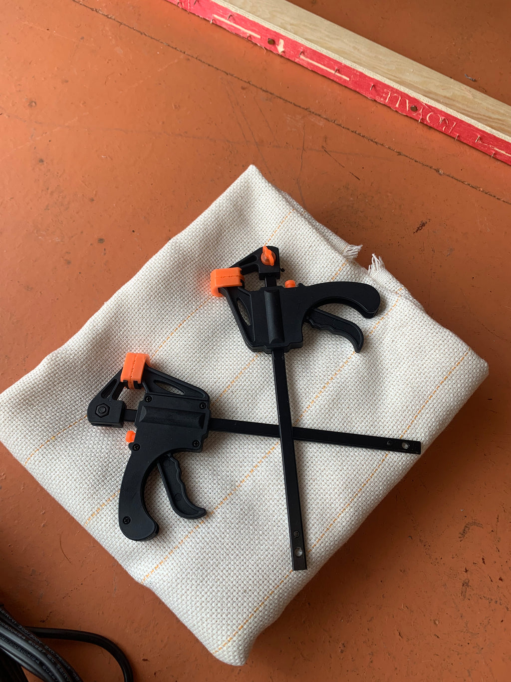 Tufting Gun Starter Kit Including: Tufting Machine AK, Clamps, Fabric & Yarn